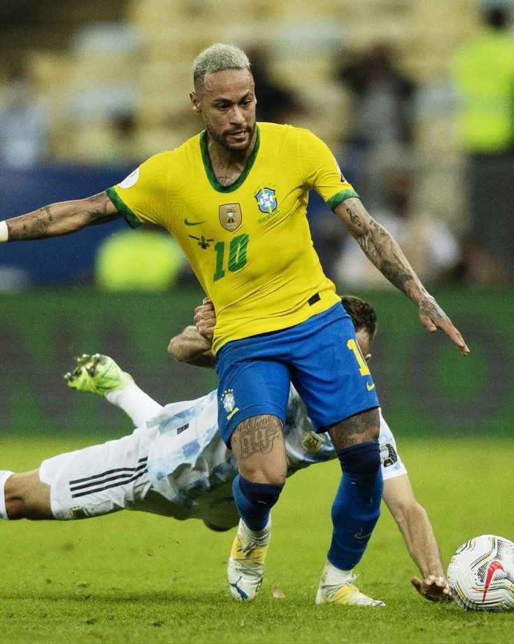lisrny10's tweet photo. It was 90 minutes away from the Ballon d’or . 💔 https://t.co/DlN4YWkgyA