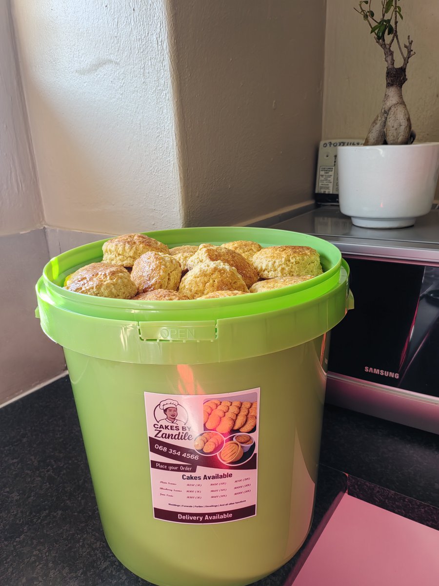 zandithebaker's tweet photo. Good morning fam 🙏. Day3 of asking support to raise money for the big oven. I'm based in Windmill park estate boksburg. https://t.co/1kBAxQjUBC
