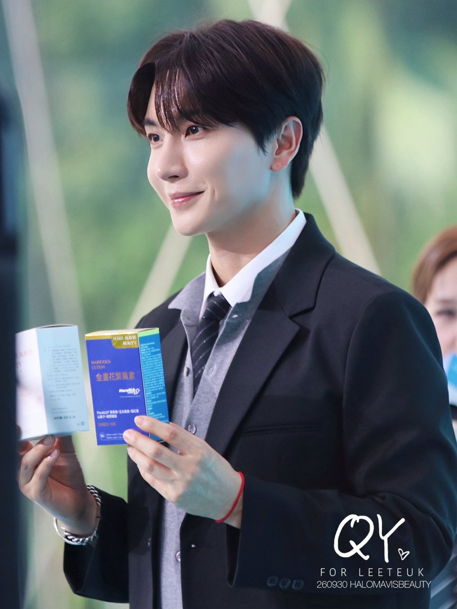 QY1004Teuk's tweet photo. 260930 HALO MAVIS BEAUTY

Halo Mavis과 함께하는 새로운 시작. 
많이 기대해요🤍

#이특 #LEETEUK  #利特 
#슈퍼주니어 #SUPERJUNIOR

@special1004 https://t.co/M4GwxEbvmQ