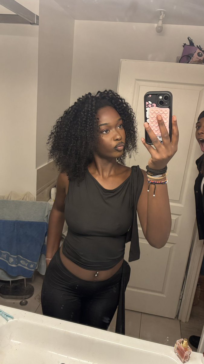 naasty22k's tweet photo. Genre je mérite pas 100k cash la https://t.co/b8jKKirEw8