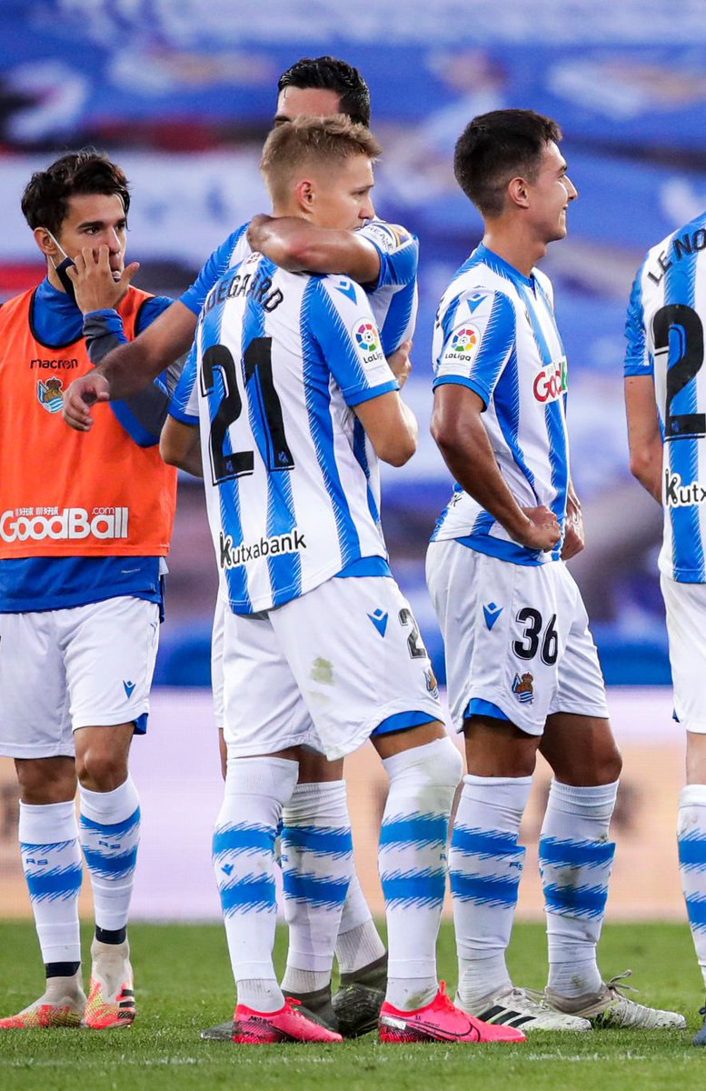 maaneskinnsfoss's tweet photo. finally i found pics of the three of them together😌💙
yes martin&amp;mikel&amp;martin😌 https://t.co/24YCpxbT73