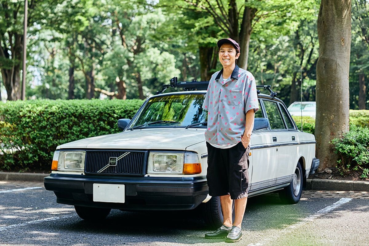 OCEANS_mag's tweet photo. ◤ロッチ・コカドの愛車“ボルボ 240セダン”◢

古着やミシンにサーフィンなど、幅広い趣味を持つコカドケンタロウさん。

運転するのは8年前に購入した愛車、1990年製の「ボルボ 240」。

人柄と車の雰囲気が調和し、心地よい一体感が漂っていた。
▶︎https://t.co/FWxvJlq8UQ
@kokadokentaro https://t.co/QzO43R5E43