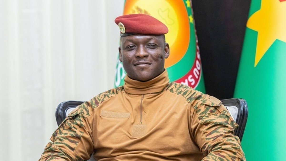 RFIAfrique's tweet photo. Burkina Faso: «Ce n'est pas en bâillonnant son propre peuple qu'on le libère» www.​rfi.​fr/fr/podcasts/le-grand-invit%C3%A9-afrique/20260930-burkina-faso-ce-n-est-pas-en-b%C3%A2illonnant-son-propre-peuple-qu-on-le-lib%C3%A8re https://t.co/QCF3O2W17G