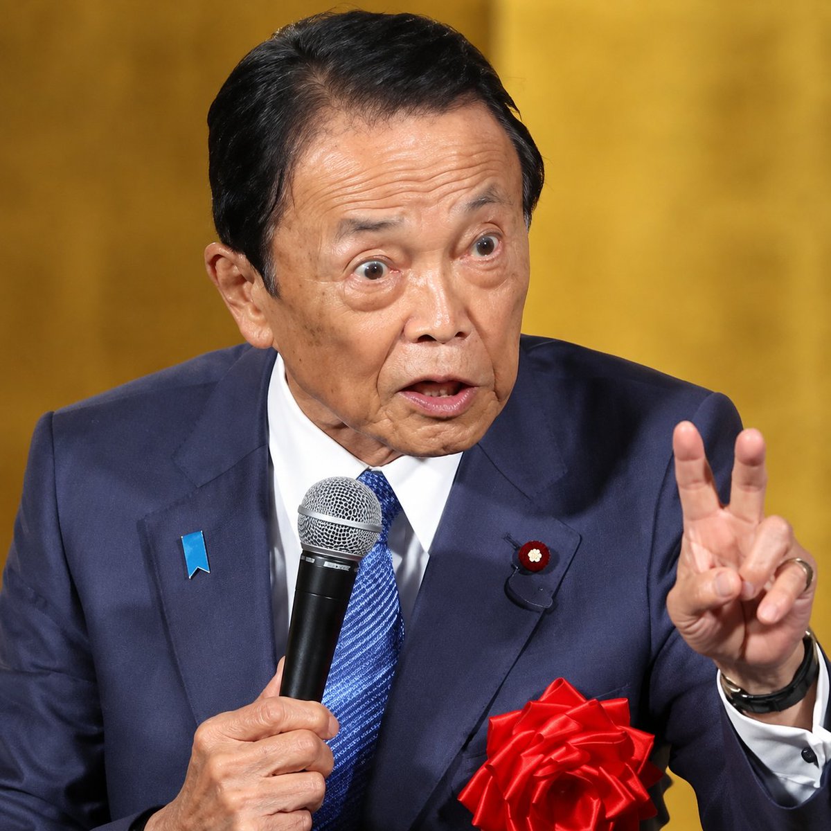 KAZfazeone's tweet photo. なんだよこれ💢

麻生太郎氏の政治資金から、親密な女性が関わる会社へ約8000万円が支出されていたと報じられた件

いや、もう…
「せこい」の一言だろ

国民には負担を求める。

税金を払え
我慢しろと言う。

その一方で
自分たちは政治資金という公の性格を持つお金を愛人のために使う💧

自分の財布は痛めず
公のお金で8000万円チャリン💰

税金や政治資金を何だと思ってるんだ！？

自分の金じゃないから
簡単に使えるのか？って話だろ

てかセコすぎんか？？
