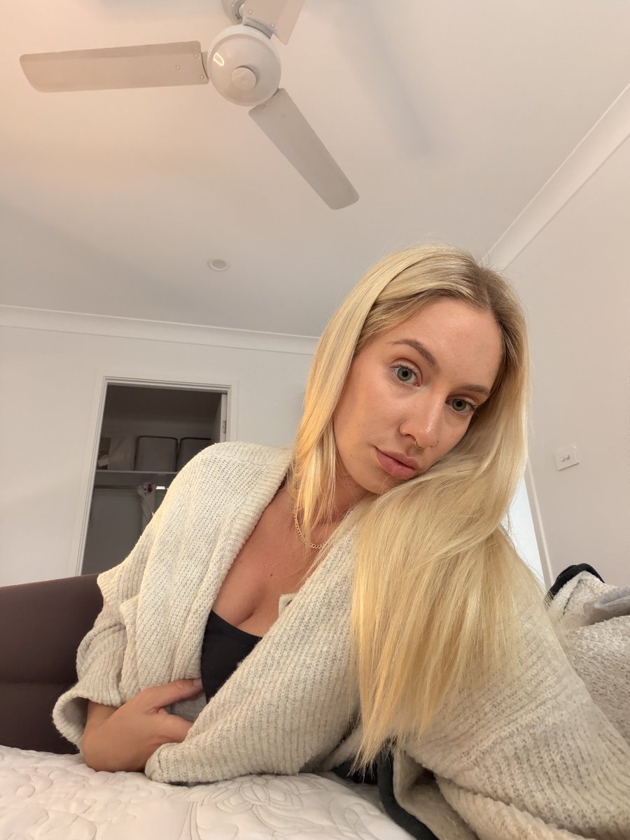 MADDYJBBY's tweet photo. Caught me being cute again https://t.co/I4RoL3YYd0