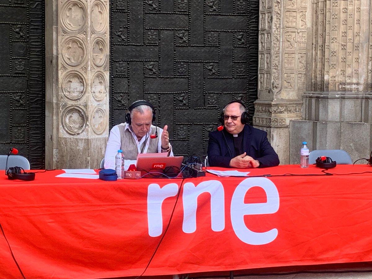 RTVEclm's tweet photo. 📻Entrevista al Deán de la Catedral de Toledo, Juan Pedro Sánchez Gamero en @LasMananas_rne con @JuanraLucas @SICP_de_Toledo https://t.co/lzGnimQ1Tp