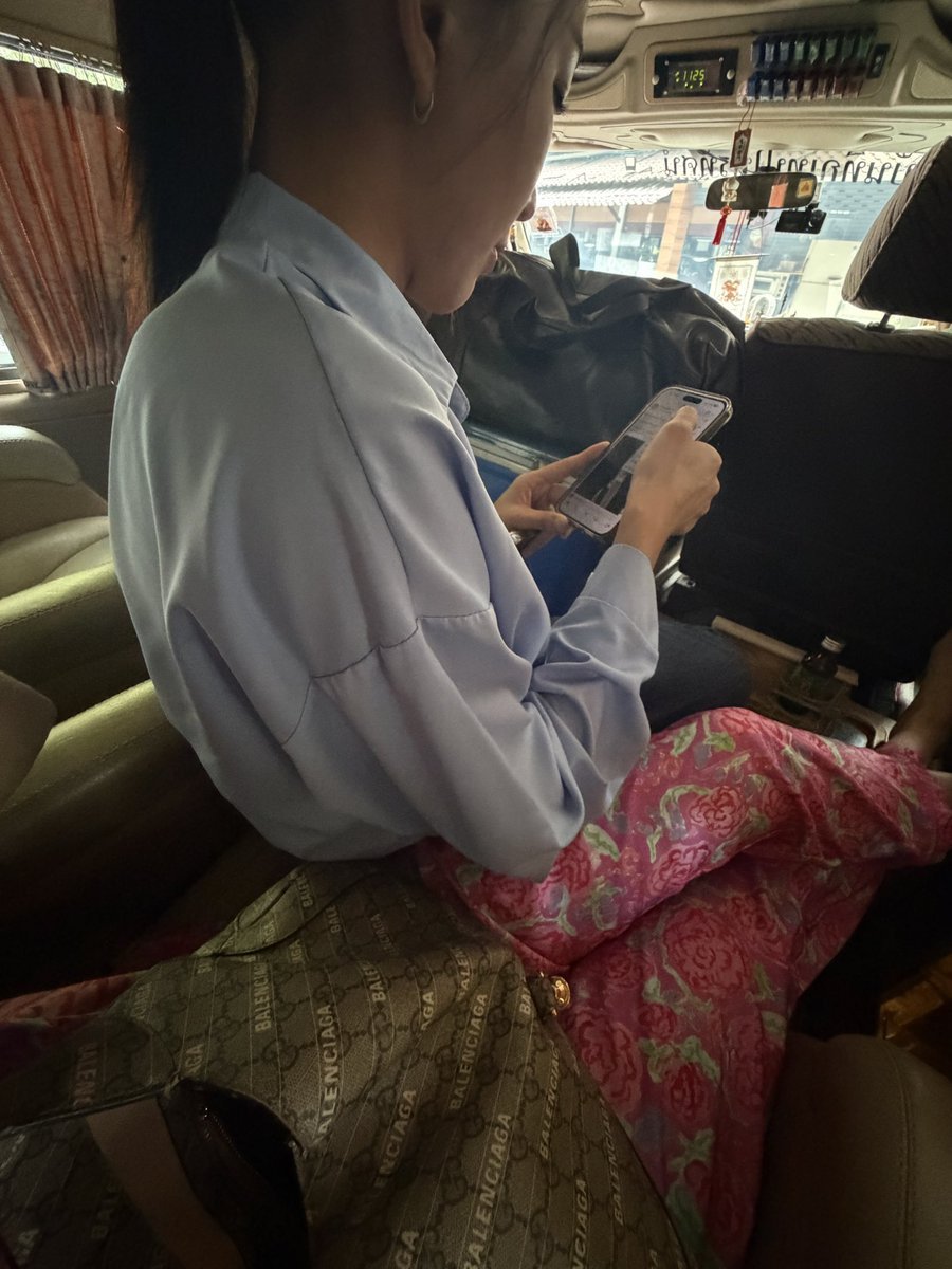 kimmiimario's tweet photo. ขอโทษนะ เหมือนซ้อเลี้ยงเด็กอ่ะ https://t.co/tfTX7tkSuE