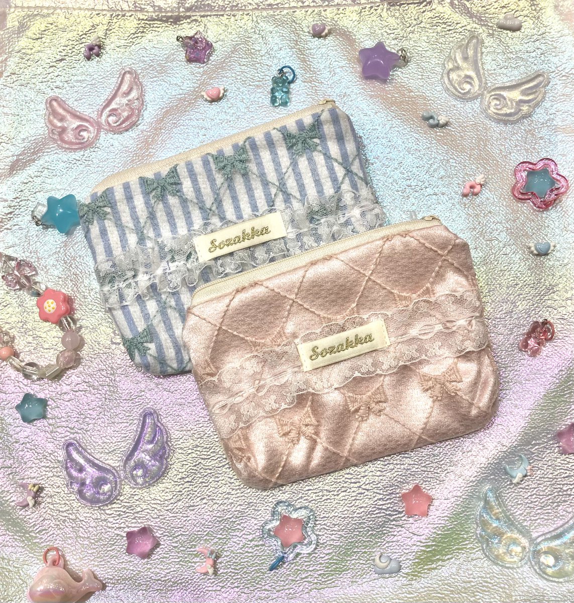 390expocity's tweet photo. 🎀𝐧𝐞𝐰 𝐢𝐭𝐞𝐦🎀
レースとリボンをたっぷりあしらったレトロなポーチのご紹介です🪽🫧
バッグの中に忍ばせるだけで気分を上げるとっておきの商品です🩰 https://t.co/FGbvh15JO2