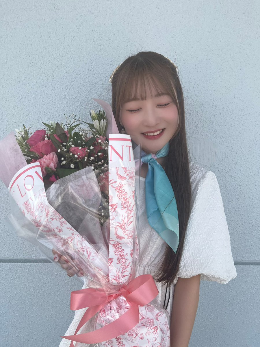 kaede__75's tweet photo. 今日で第七期させぼ観光大使の任期が終了します。観光大使になってからの2年間本当にたくさんの貴重な経験をさせていただきました。

観光大使に選んでいただき、活動できたおかげで、佐世保に戻ってからの新たな夢も見つけることができました。

これからも観光大使のような存在であり続けたいという一心です。引き続きお仕事を任せていただけるように、大好きな地元に貢献できるように頑張ります！

2年間ありがとうございました！

#佐世保 #させぼ観光大使