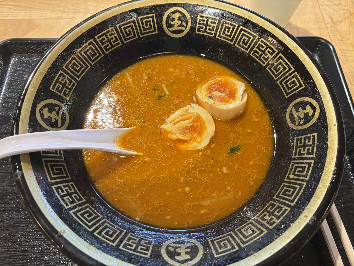 texasbranco's tweet photo. 今日も雨降りいい加減にして😂
川崎ルフロンのフードコートで特製濃厚味噌らーめん☝️フードコートでまた明日👋 https://t.co/lKuWUk38hV