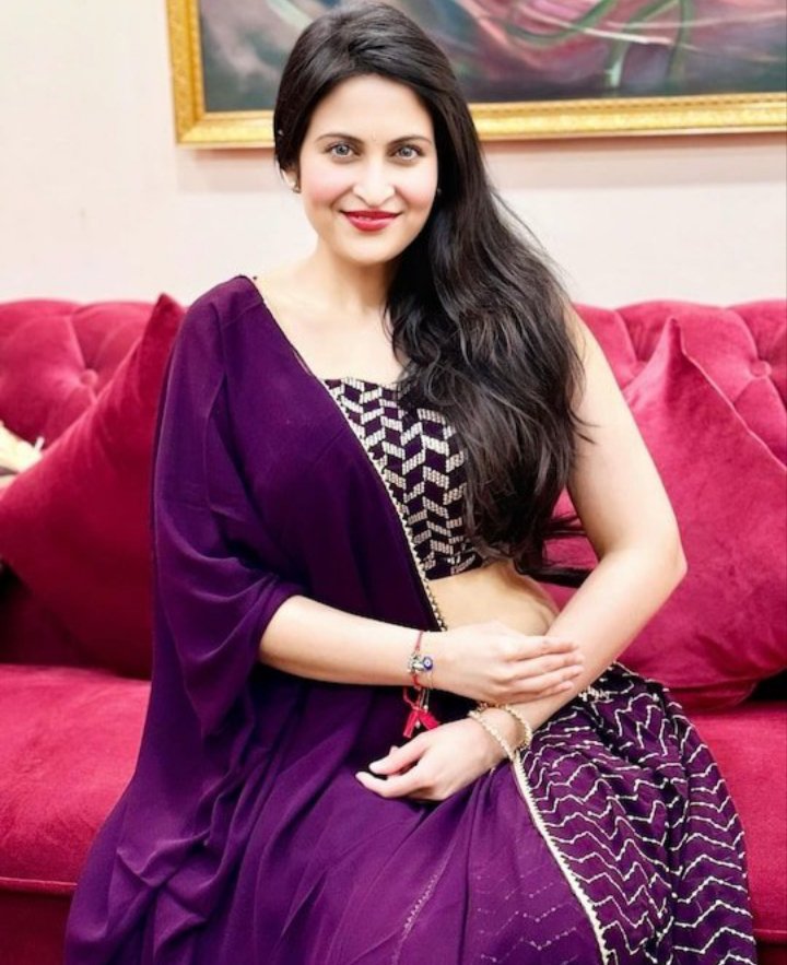 JusticeForMen1's tweet photo. This Woman filed a false rape case against Sajan Jindal to extort 1.32 crores

Police has closed rape case &amp; booked her for blackmail &amp; extortion 

Must be sent to jail for 10 years atleast &amp; fine 

#FalseRape https://t.co/qpe17hAH2J