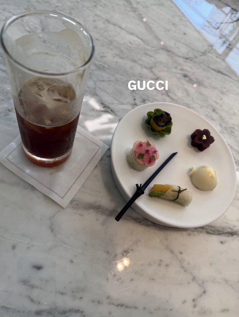 spearhyunnie2's tweet photo. leeknow instagram story update: "GUCCI" https://t.co/MGsVXLmial