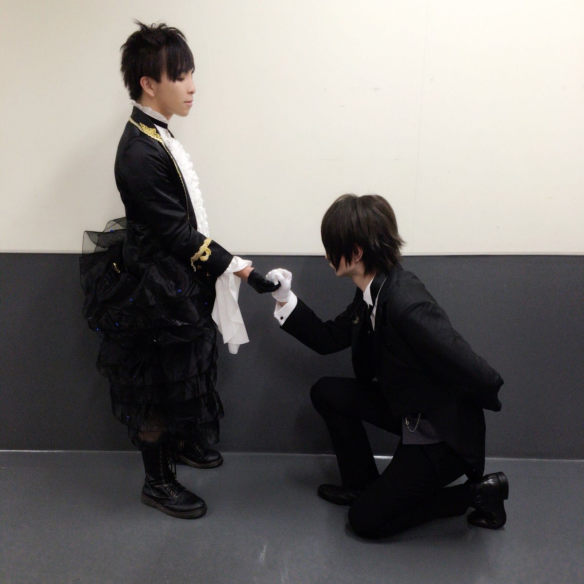 luzabsarchive's tweet photo. 10年前の本日、luzが出演した「ETAハロウィンパーティ」が開催されました🎃

この日のluzの衣装は、執事ヴァンパイア🧛‍♂️

レポート
https://t.co/izn7XAyTB3 https://t.co/yoL5a60A0M