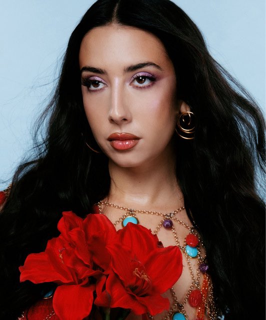 PopCraveFR's tweet photo. NAÏKA est de retour pour une nouvelle tournée en France. https://t.co/8a2bElNd6c