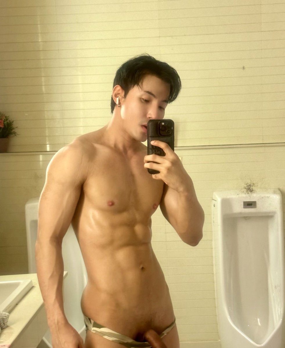 chinnter's tweet photo. 😻🤤
.

IG: taechira https://t.co/ttz2FkZwBh