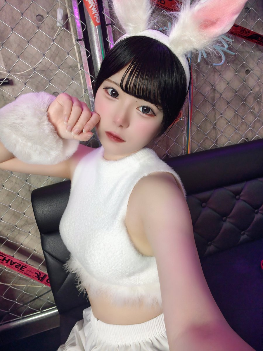 denpa_ageha's tweet photo. おはよー⊂(  ･ω･ )⊃
9月最後はモコモコうさぎさん🐰🐰🐰
21時までのご来店でレモンサワー飲み放題だよ🍋🍺
9月見納めお願いします😽︎💞

@denpaholic 

 #熊本  #熊本コンカフェ  #コンカフェ  #うさぎコスプレ https://t.co/PZPaQjOFep