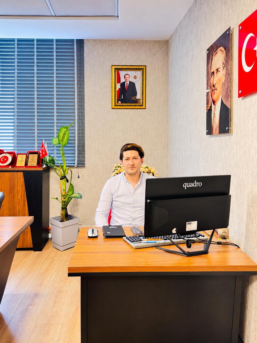 AKGenclikMardin's tweet photo. #Mardin için her zaman nöbetteyiz.. 

Bugün İl Gençlik Kolları Başkanlığımızda Nöbetçimiz Bilgi ve İletişim Teknolojiler Başkanımız Sn.Hamit BİLGİÇ'tir.

✍️ Soru ve görüşleriniz için kendisini ziyaret edebilirsiniz.

Nöbet Saatimiz
⏰10:00-16:00 https://t.co/IdsaiyYTCL