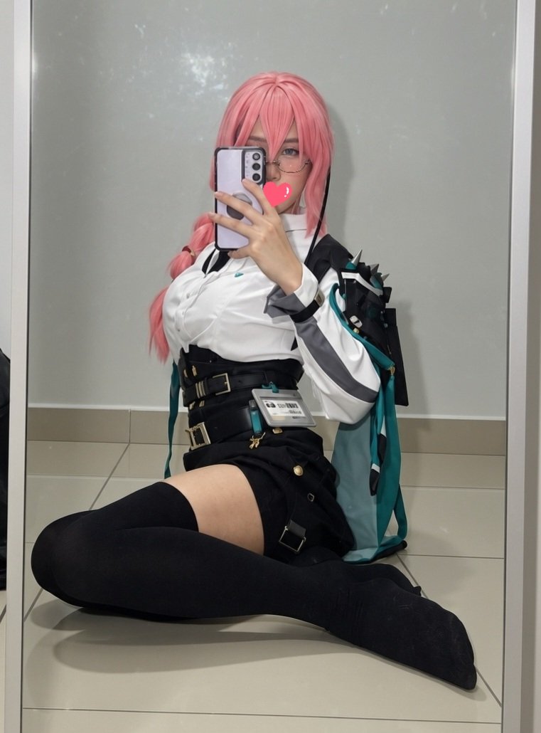sanafcomplex's tweet photo. After office hours 💜 

#月城柳
#yanagi
#zzzeroㅤ 
#男娘 
#偽娘
#男の娘 https://t.co/gGZWpV7Evf