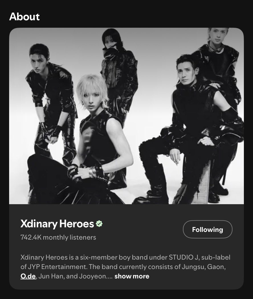 i9G0RE's tweet photo. not now kitten  Daddy’s about to kill himself https://t.co/YqNQNbKvM2