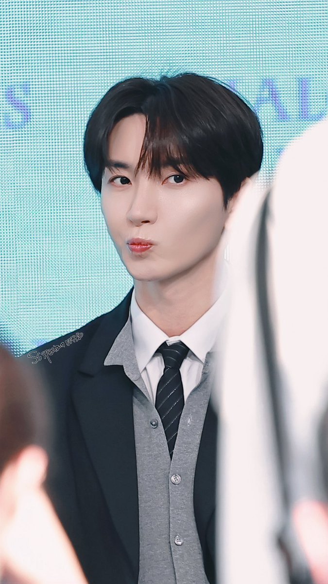 Ssspecial1004's tweet photo. 260930 Halo Mavis 기자회

오리도 모델 할 수 있지! 🐥
@special1004
#leeteuk #이특 #박정수  
#83line #superjunior83z  
#superjunior #슈퍼주니어 https://t.co/W0cOpcCpPP