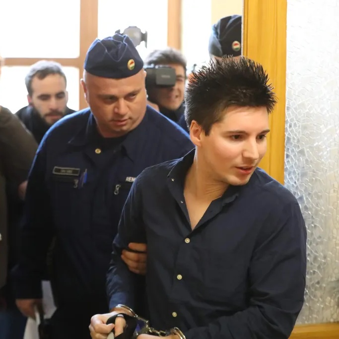 TheMatchdayHQ's tweet photo. 🚨🚨 | 𝐁𝐑𝐄𝐀𝐊𝐈𝐍𝐆: Rui Pinto, the hacker who exposed information about Manchester City, claims he has MORE unreleased material on the club. 😳

He says the information is “explosive” and that he has lived under heavy police protection for years after receiving death threats. 😬

[@Telegraph]