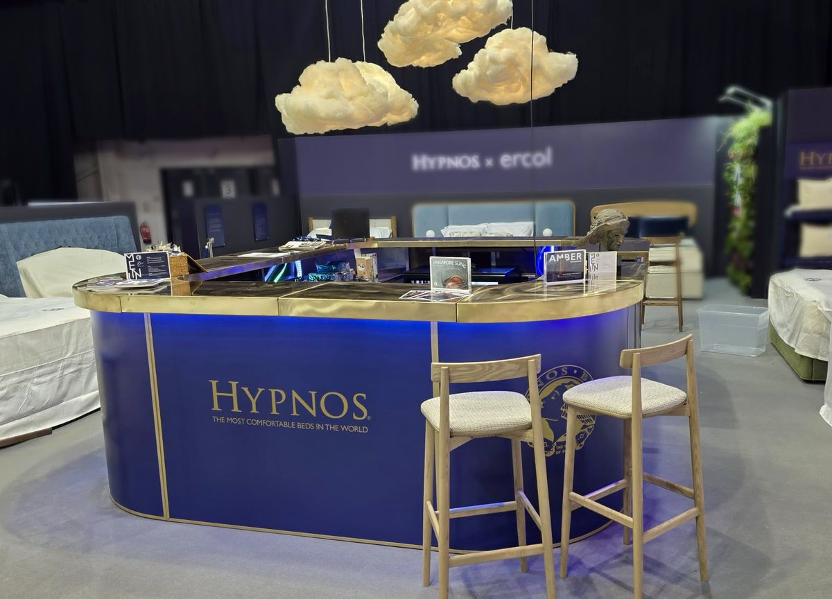 RhinoMobileBar's tweet photo. RHINO can set up a mobile bar anywhere - even in a showroom full of beds! 🛌☁️
.
🔹Mobile bar EXAMPLE 22
🔹Brass Tops
🔹Finish - Fullprint on individual panels
.
🔎Visit our website for more 👉🏻 https://t.co/gZyBx4C6hY
#bar #mobilebar #cocktails #bartender #drinks https://t.co/D4wVQ3dVxq