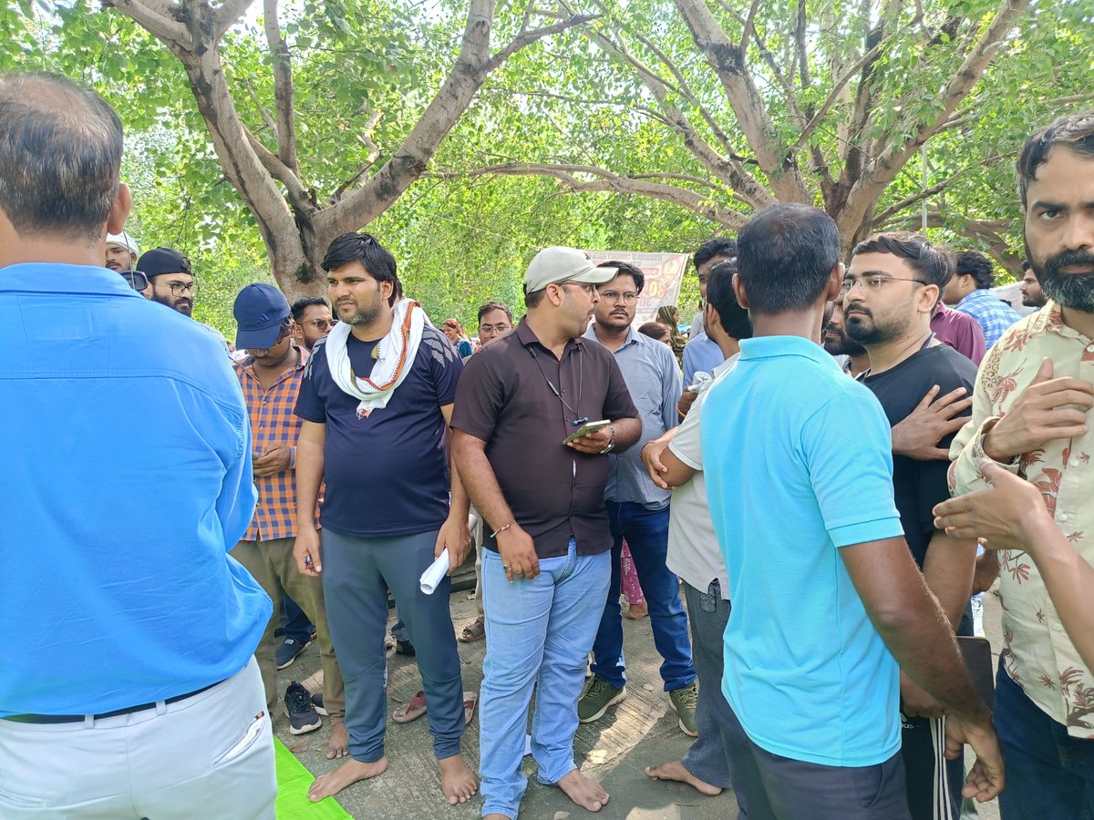 shu09056's tweet photo. #upsssc_waiting_list
#allow_waiting_list_in_upsssc 
#35Lakh_YOUTH_DEMANDS_WAITING_LIST_UPSSSC
#ECO_GARDEN_DEMANDS_WAITING_LIST_IN_UPSSSC 
"कट-ऑफ के पास आकर रुक गए कदम, 
वेटिंग लिस्ट ही अब मिटाएगी हमारा गम।"
चलो इको गार्डन, लखनऊ........(Day3 ) https://t.co/x0gF3EBXuY