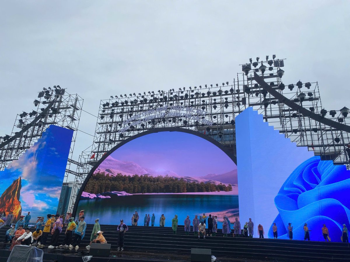 YESTECH_LED's tweet photo. MG9 Lights Up Bac Ninh's New Chapter
At the center of the stage,330+ sqm of YES TECH MG9 Outdoor P3.9 formed the distinctive circular visual structure, bringing dynamic visuals to the heart of the show.
"I feel very confident having YES TECH by my side."
@Giáp Lam Sơn@yestech.vn https://t.co/a4a8KkMWI1