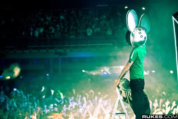 DailyMau5's tweet photo. Daily Mau5 day 3!

#DailyDeadmau5 https://t.co/eLdYogNrJt