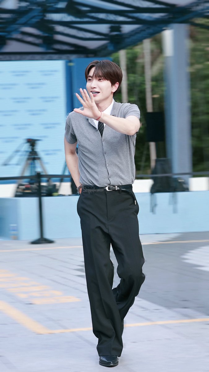 Ssspecial1004's tweet photo. 260930 Halo Mavis 기자회

저녁 두 번째 라이브도 화이팅 ˃̵ ֊ ˂̵꧞
@special1004
#leeteuk #이특 #박정수  
#83line #superjunior83z  
#superjunior #슈퍼주니어 https://t.co/656OElTkS6