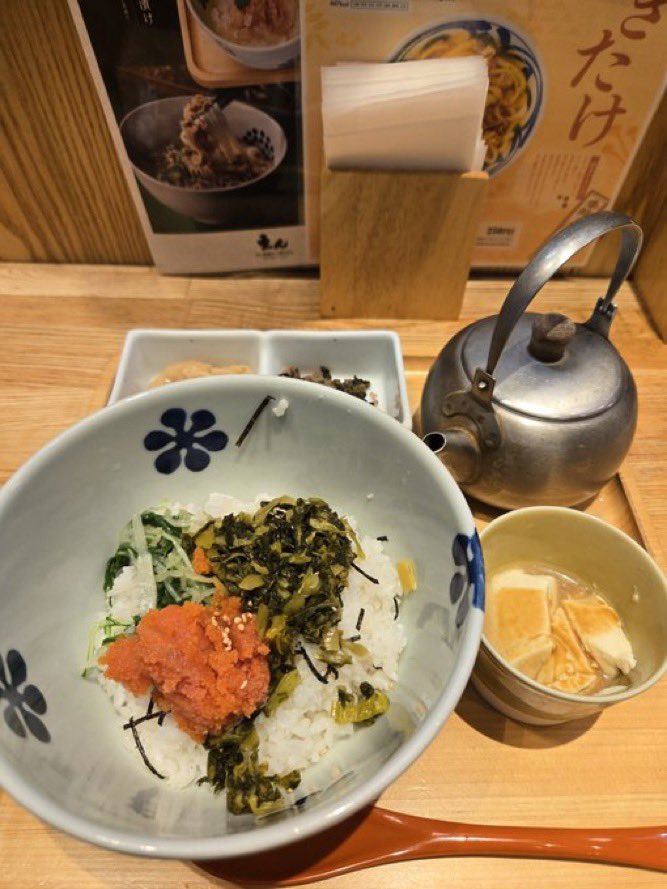 ay11___09's tweet photo. 旅行中の間食と朝食。 https://t.co/j9Hy6aRNqV