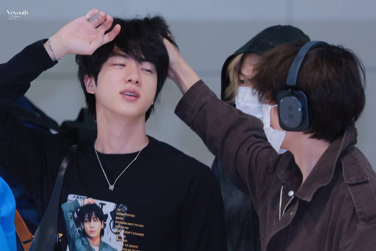 Syasynka's tweet photo. I vote for #ARIASBTS at the 2026 ARIA Music Awards.

Worldwide Handsome Jin-hyung~ 💜 https://t.co/wl4gGgVN5I