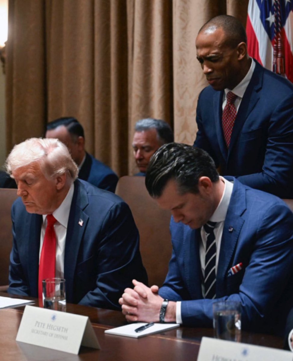 rocketMan47ay's tweet photo. Do you support Pete Hegseths job as the Secretary of Defense for President Trump ?

YES or NO ? https://t.co/BMKV41q2RB