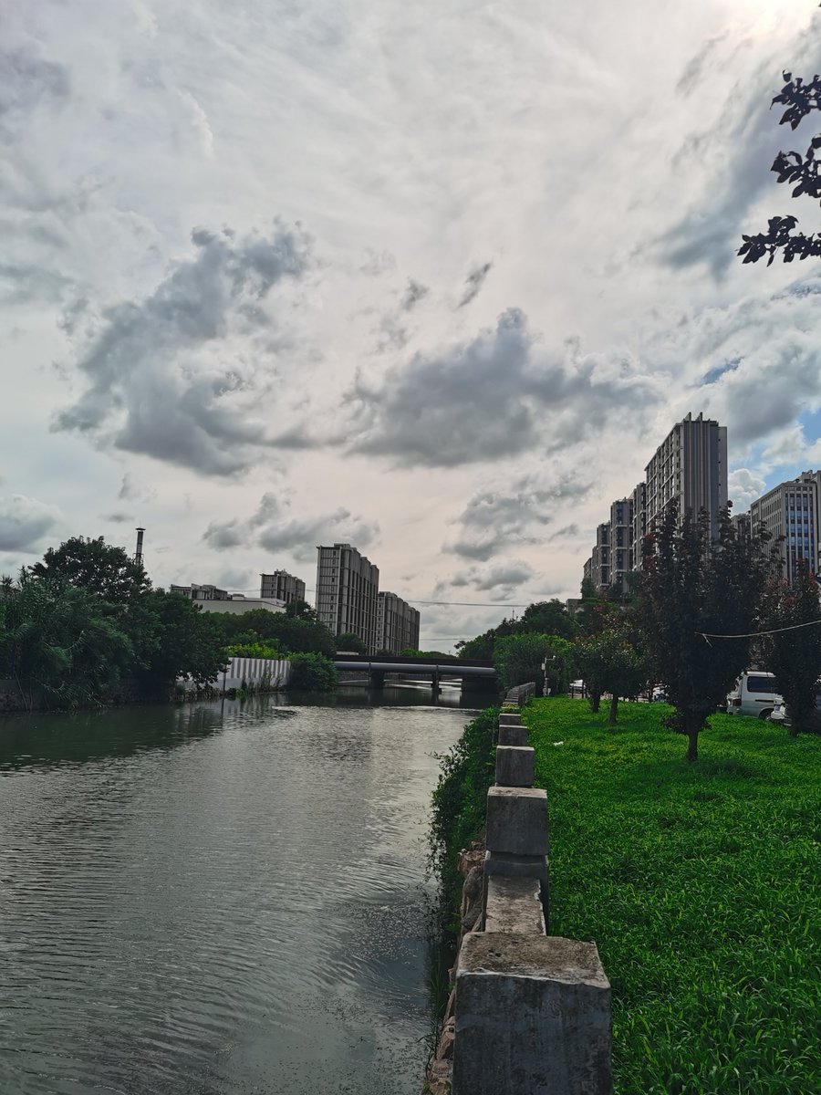 kegrv6380's tweet photo. [Missed the cozy river vibe when 谂潜渡 happens – peaceful escape right by the water!]， https://t.co/hIvYMv5HcU