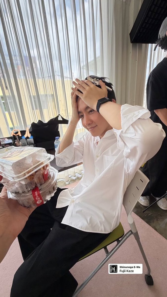 _TipsyGnome_'s tweet photo. Food support from fans 🖤

#MSIWAT https://t.co/NFYmsU8yEb