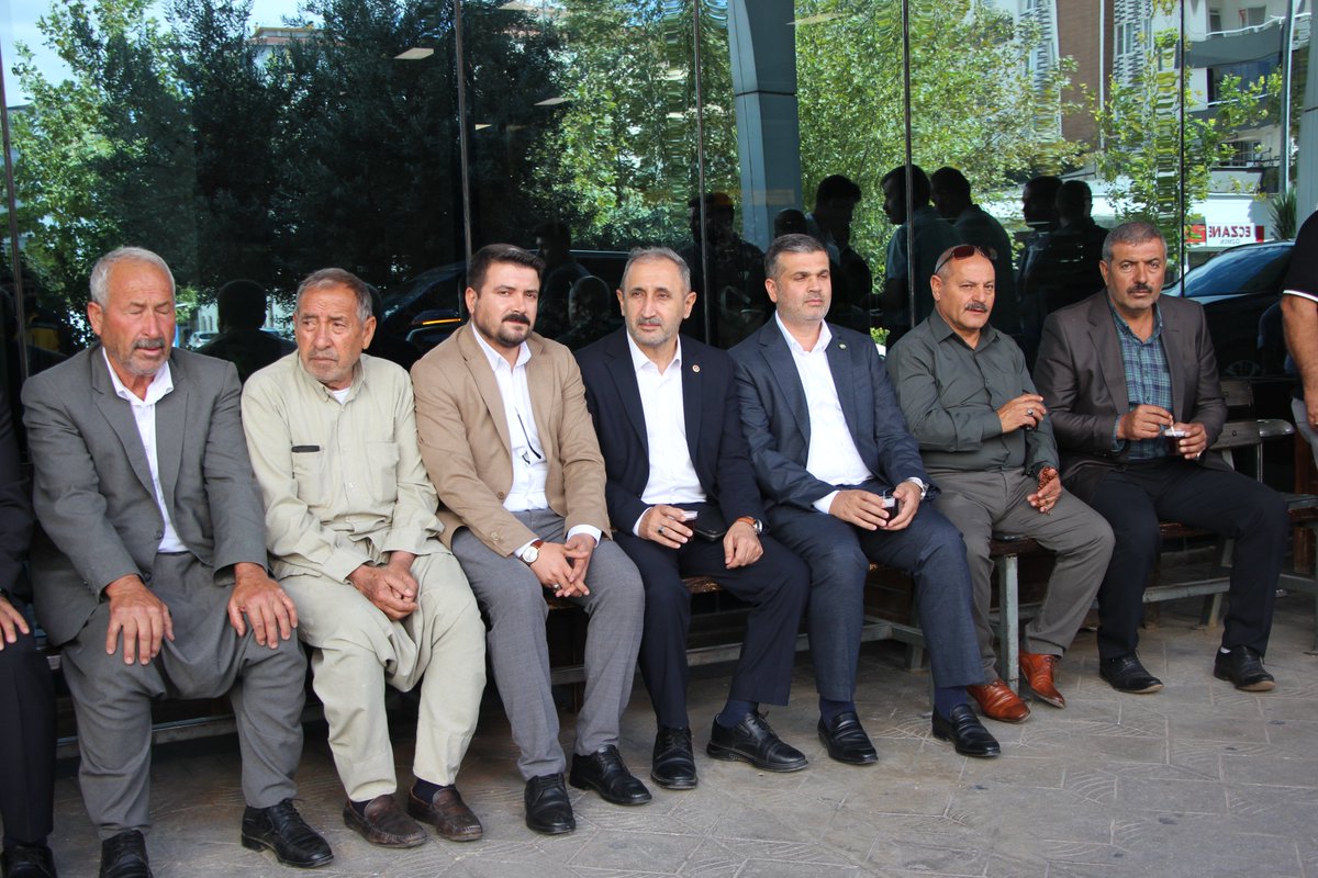 antephudapar's tweet photo. Milletvekilimiz Sayın Şahzade Demir, İl Başkanımız Sayın Mustafa Kaya ile birlikte kalp ameliyatı geçiren Sumaklı Mahallesi Muhtarımız Sayın Mehmet Emin Kaya’yı hastanede ziyaret etti.
Kendisine geçmiş olsun dileklerimizi iletiyor, Rabbimizden acil şifalar diliyoruz.
Allah sağlık ve afiyet versin. En kısa zamanda sağlığına kavuşarak görevine dönmesini temenni ediyoruz.
#GeçmişOlsun #AcilŞifalar #ŞahzadeDemir #MustafaKaya