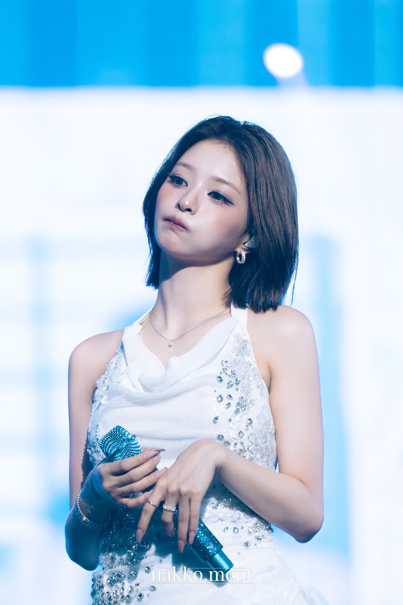 nakkoment's tweet photo. 260904 Tommorow Glow 나경 HQ
#fromis_9 #프로미스나인 #이나경 #LEENAGYUNG https://t.co/ea1VCTJi8q