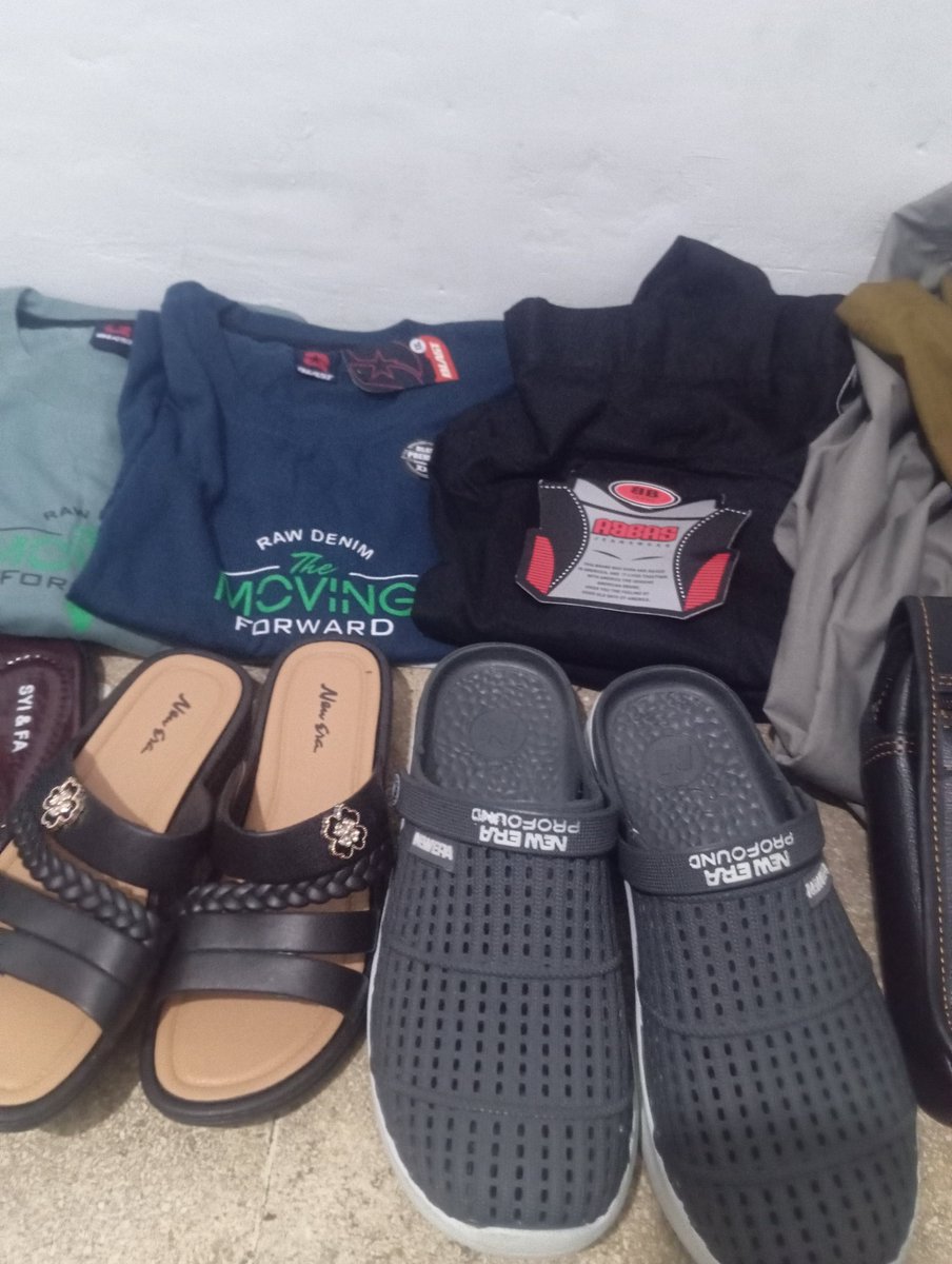 imasputra12's tweet photo. Alhamdulillah
Terima kasih kakak-kakak yang sudah support Imas🙏🏻🙏🏻
Hari ini Imas membelikan sandal buat ibu, adik, tas, kaos dan celana pendek buat Imas
Semoga Allah membalas semua kebaikan kakak- kakak.. Aamiin🤲🏻🤲🏻🤲🏻
#rezeki #bisu #tuli #ibu #beli https://t.co/cK31mrswi9
