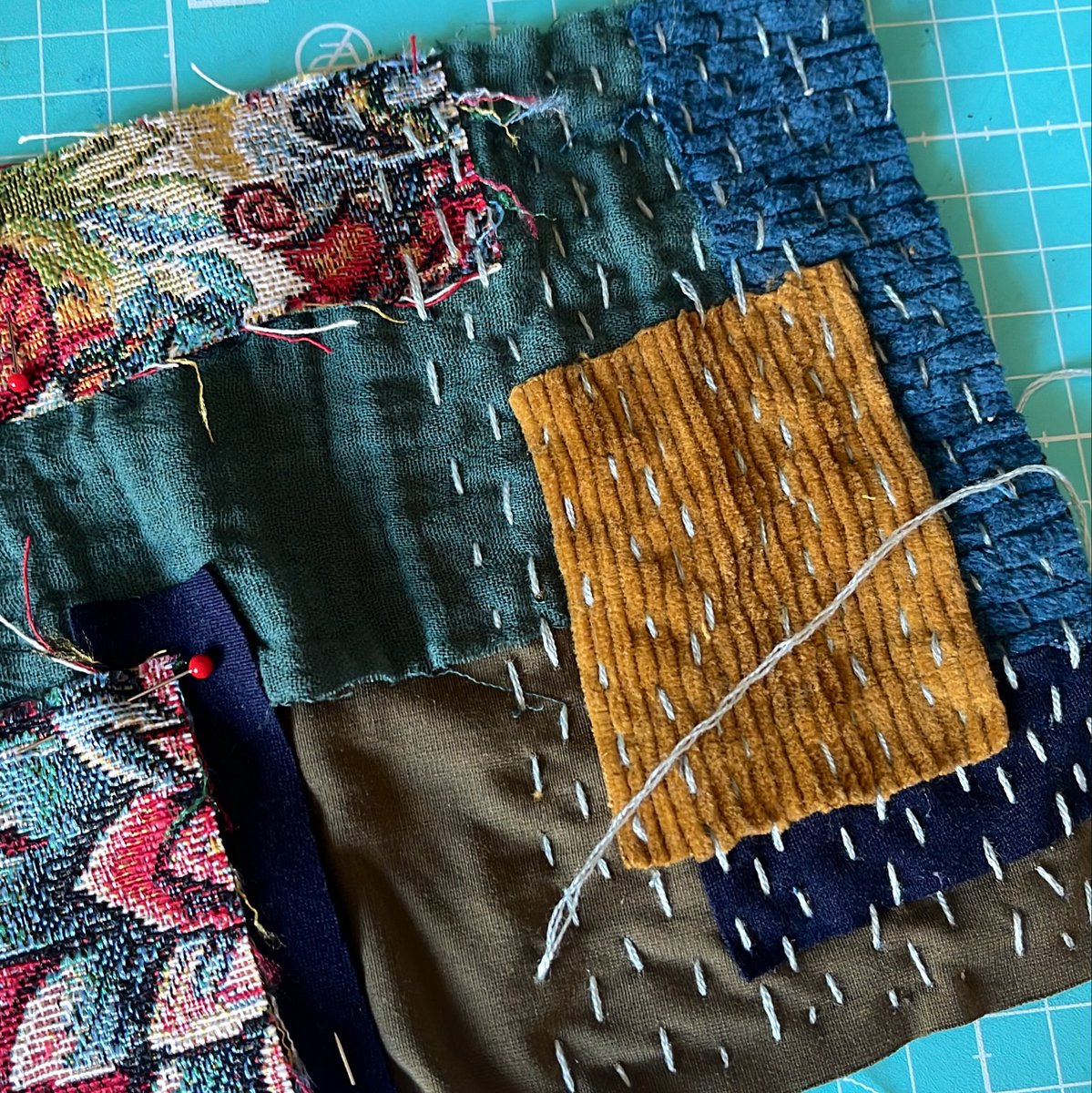 designliisa's tweet photo. Me: carefully sewing a patch by hand.
Also me: listening to people explain how AI is about to change civilization. https://t.co/TsdcOXVCqk