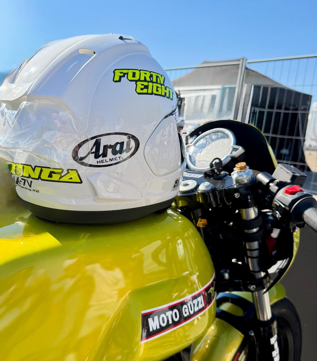 FCuringa's tweet photo. race weekend #motoguzzi #fast #endurance #friends #enjoy #arai #helmets thank you #GUARESCHI squadra corse https://t.co/bqLojJ4fzu