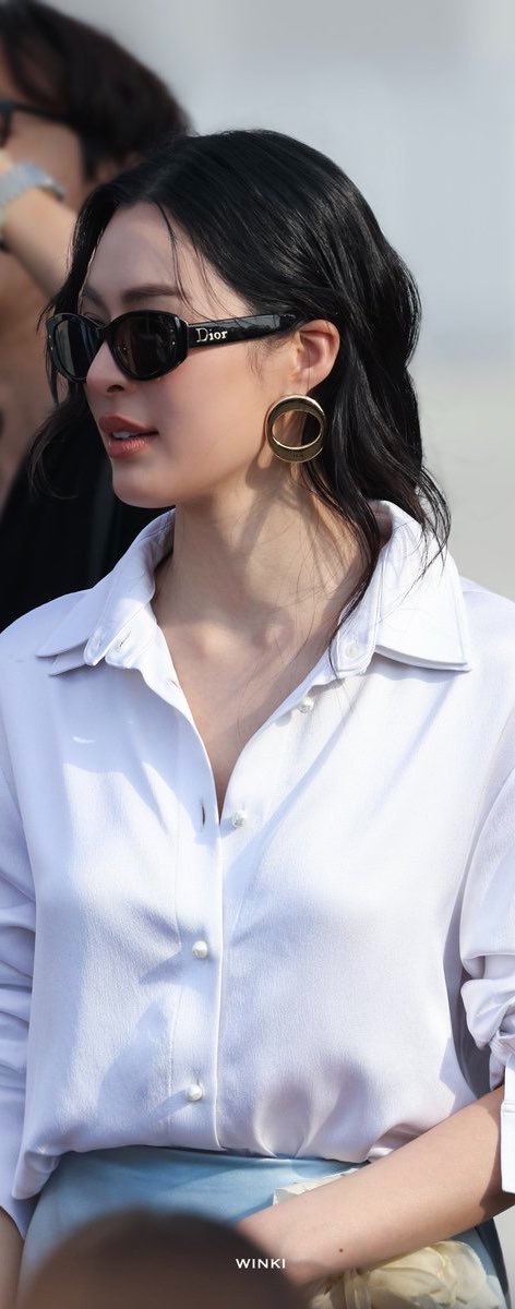 summertimediary's tweet photo. (⌐■◡■) 𝐃𝐢𝐨𝐫

LINGORM BA DIOR AT PFW #DiorSummer27xLingOrm
#LinglingKwong #LingOrm #Dior 
#DiorSummer27 #PFW https://t.co/x0hsPVmYSA