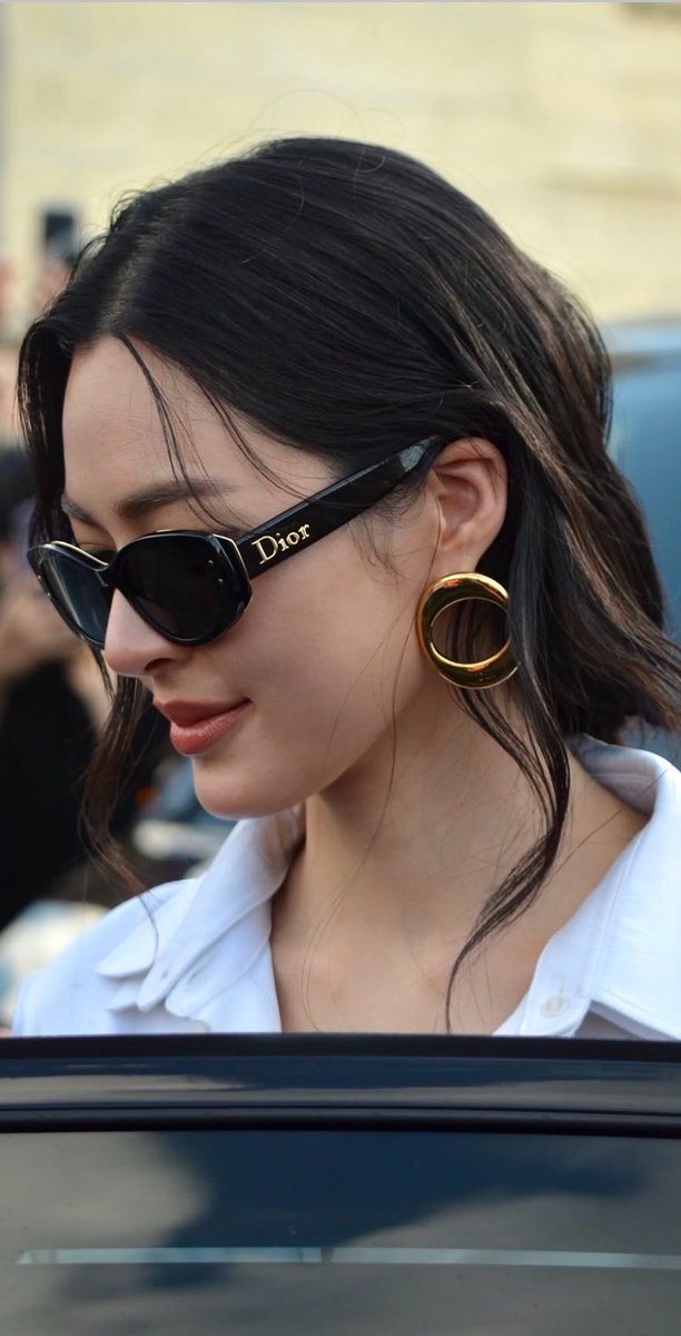 summertimediary's tweet photo. (⌐■◡■) 𝐃𝐢𝐨𝐫

LINGORM BA DIOR AT PFW #DiorSummer27xLingOrm
#LinglingKwong #LingOrm #Dior 
#DiorSummer27 #PFW https://t.co/x0hsPVmYSA