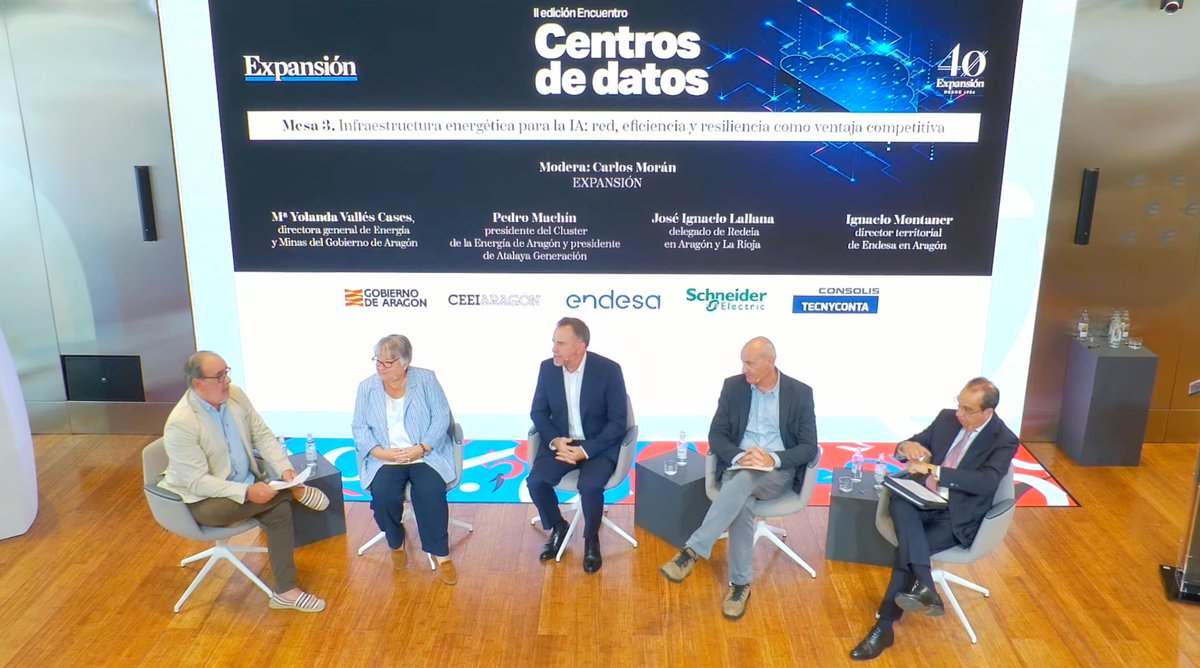 EventosUE's tweet photo. @expansioncom @NVIDIAGeForceES @SchneiderES @begonavillacis @awscloud @DataCenters_QTS @MicrosoftES Mesa 3⃣ Infraestructura energética para la IA: red, eficiencia y resiliencia como ventaja competitiva

🗣️Yolanda Vallés  (@GobAragon), Pedro Machín (Cluster de la Energía de Aragón), J. Ignacio Lallana (@RedeiaCorp) y Ignacio Montaner (@Endesa)

🤝 Carlos Morán (@expansioncom) https://t.co/Ky0DKU898A