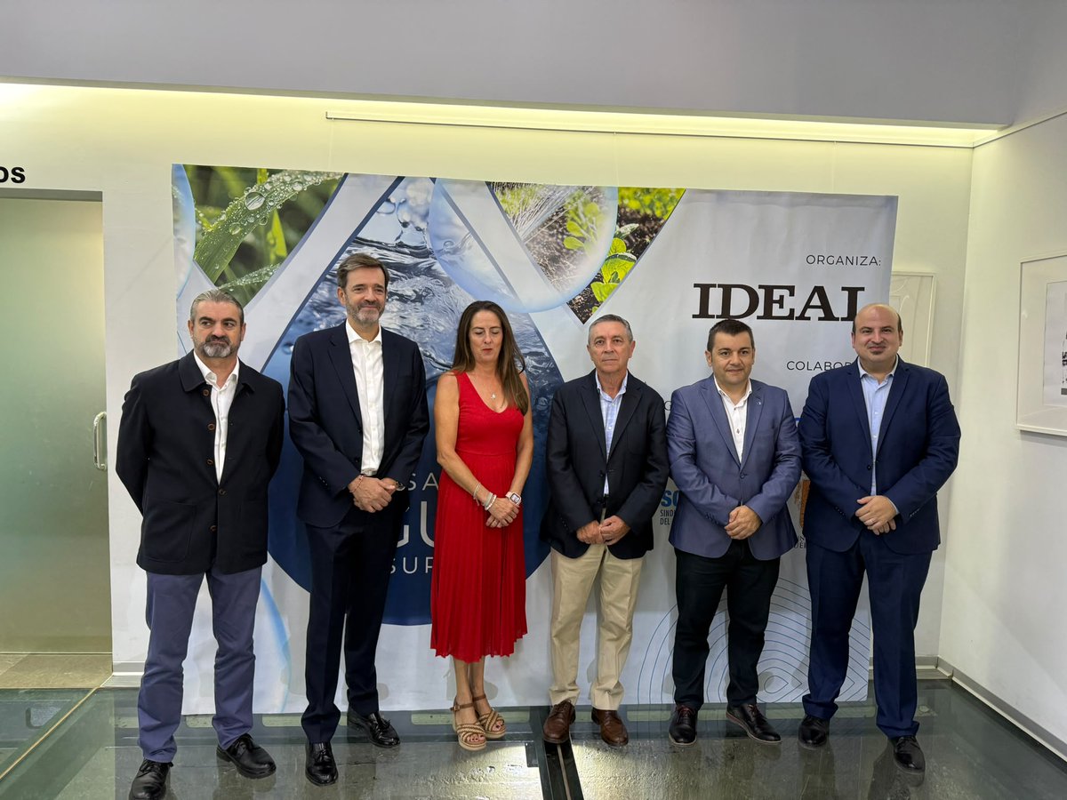 scrats_regantes's tweet photo. 💧 Compartimos algunas fotografías de la II Mesa del #Agua del Sureste, que se está celebrando en Huércal-Overa.

#SCRATS participa en la mesa “Conectando con las necesidades del Territorio”, abordando el futuro hídrico del sureste y del #TrasvaseTajoSegura.

#SCRATS #Trasvase https://t.co/gGbapMeVfx