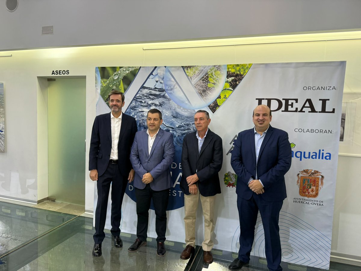 scrats_regantes's tweet photo. 💧 Compartimos algunas fotografías de la II Mesa del #Agua del Sureste, que se está celebrando en Huércal-Overa.

#SCRATS participa en la mesa “Conectando con las necesidades del Territorio”, abordando el futuro hídrico del sureste y del #TrasvaseTajoSegura.

#SCRATS #Trasvase https://t.co/gGbapMeVfx
