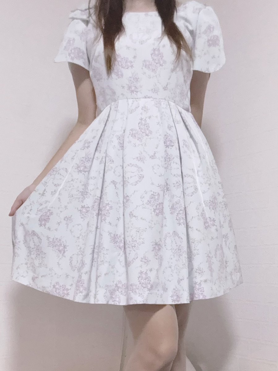 nashiko_rin_'s tweet photo. 花柄ワンピ私服4点セット
送料手数料込5999円！

通常 2点セット送料込4000円

今回 4点セット 5999円！

ワンピース3点、ストッキング1点
計4点の大変お得なセットです🎶

私服1セットのみ着用無料🫶

香水ふりかけ無料サービス付き🙆‍♀️

 #私服売ります https://t.co/jFvSyCxlZ9