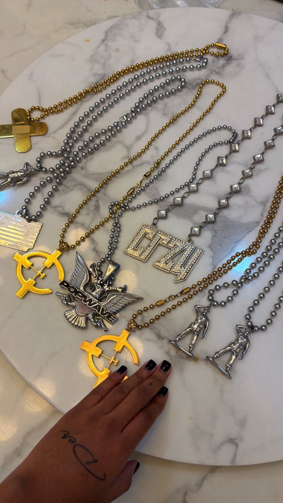 chineloge's tweet photo. Collection complete🦂. https://t.co/V9rDSFsYiG