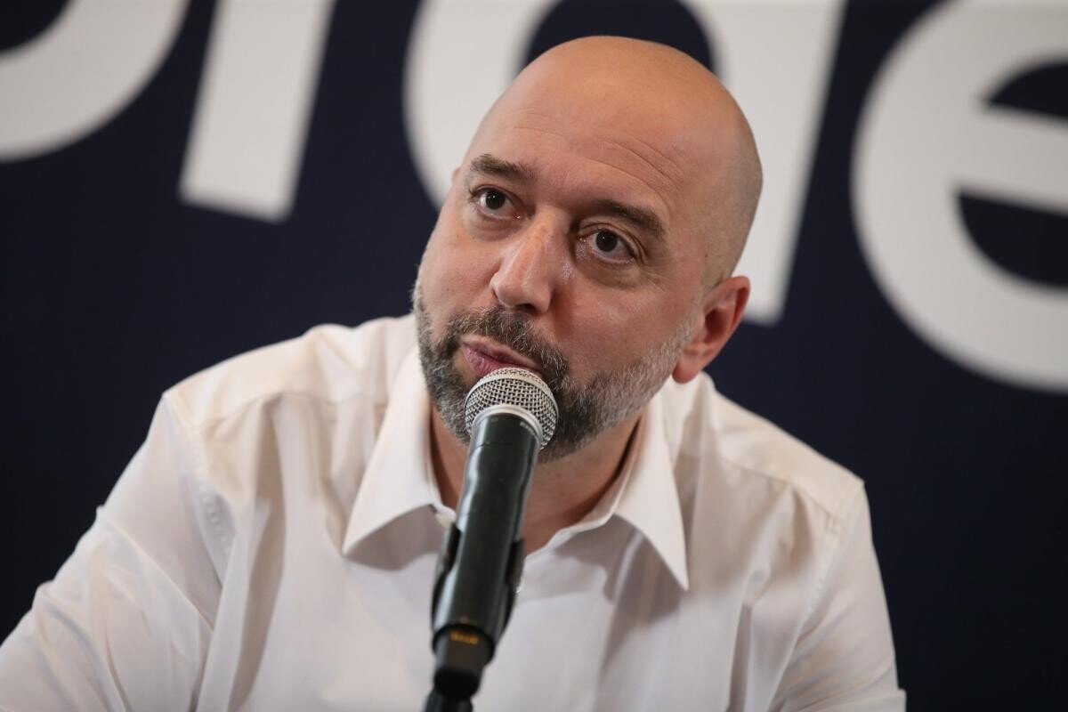 lequipe's tweet photo. Jusqu'au bout des négociations de vente avec Park Bench, Gérard Lopez a tenté de garder un pied aux Girondins de Bordeaux
➡️ https://t.co/VzN6im2ISP https://t.co/IoBwUbX57y