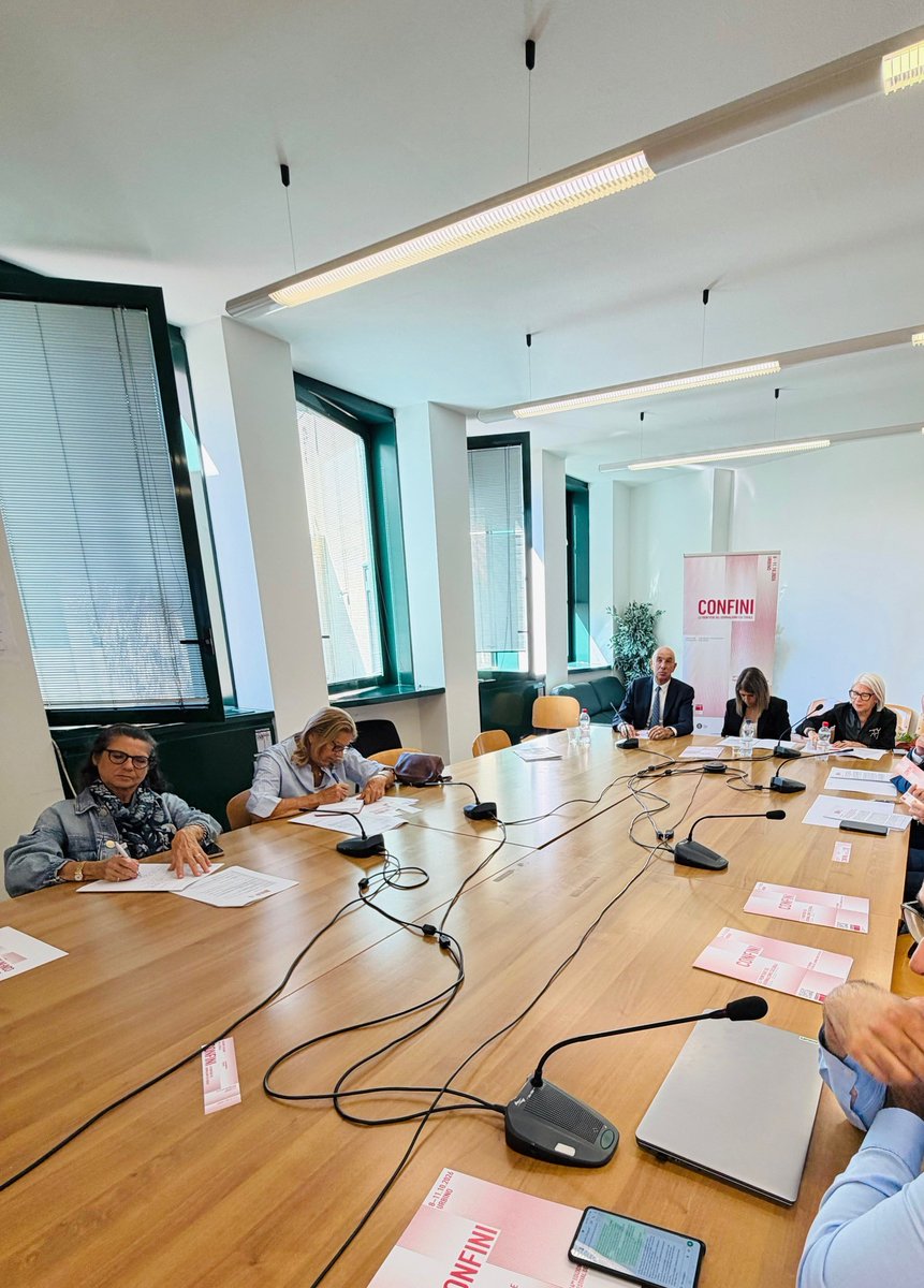 conai's tweet photo. Presentato ieri #fgcult26 dedicato quest’anno al tema “CONFINI. Le frontiere del giornalismo culturale”. CONAI presente anche quest’anno per conferire la Fenice CONAI per il giornalismo ambientale giovane, un’occasione per ribadire il valore dell’#economiacircolare.

@fgcult https://t.co/TkTWPWrZtk