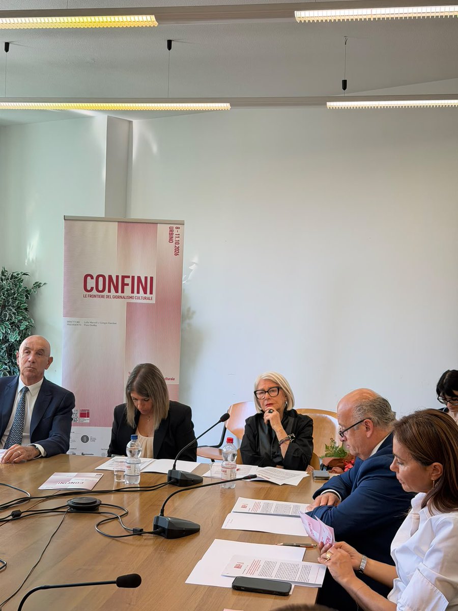 conai's tweet photo. Presentato ieri #fgcult26 dedicato quest’anno al tema “CONFINI. Le frontiere del giornalismo culturale”. CONAI presente anche quest’anno per conferire la Fenice CONAI per il giornalismo ambientale giovane, un’occasione per ribadire il valore dell’#economiacircolare.

@fgcult https://t.co/TkTWPWrZtk